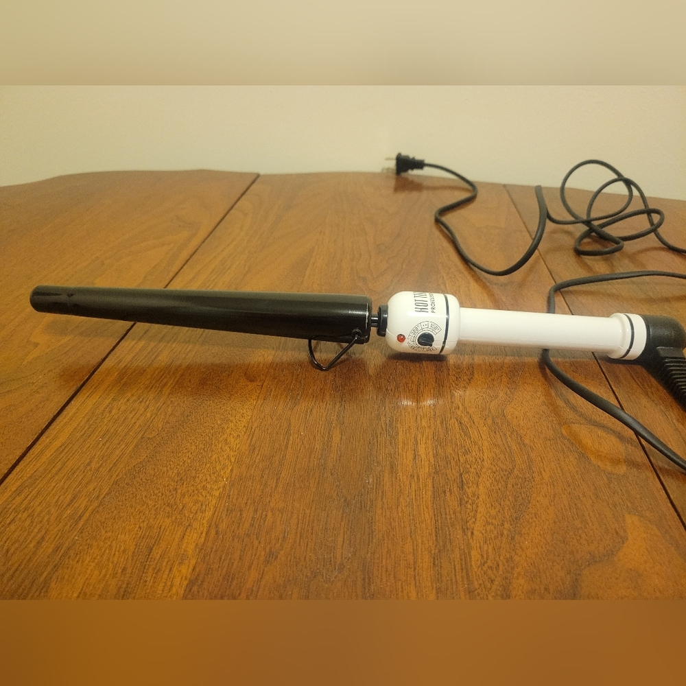 Hot Tools Professional Nano Cermic White and Black Curling Wand